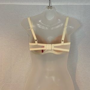 Betsey Johnson Intimates & Sleepwear - Betsy Johnson 32DD Cream Lace Underwire Bra Betsey Johnson Intimates & Sleepwear - Betsy Johnson 32DD Cream Lace Underwire Bra